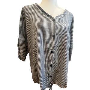Time & Tru Gray & White Striped Button Up Top - 2XL